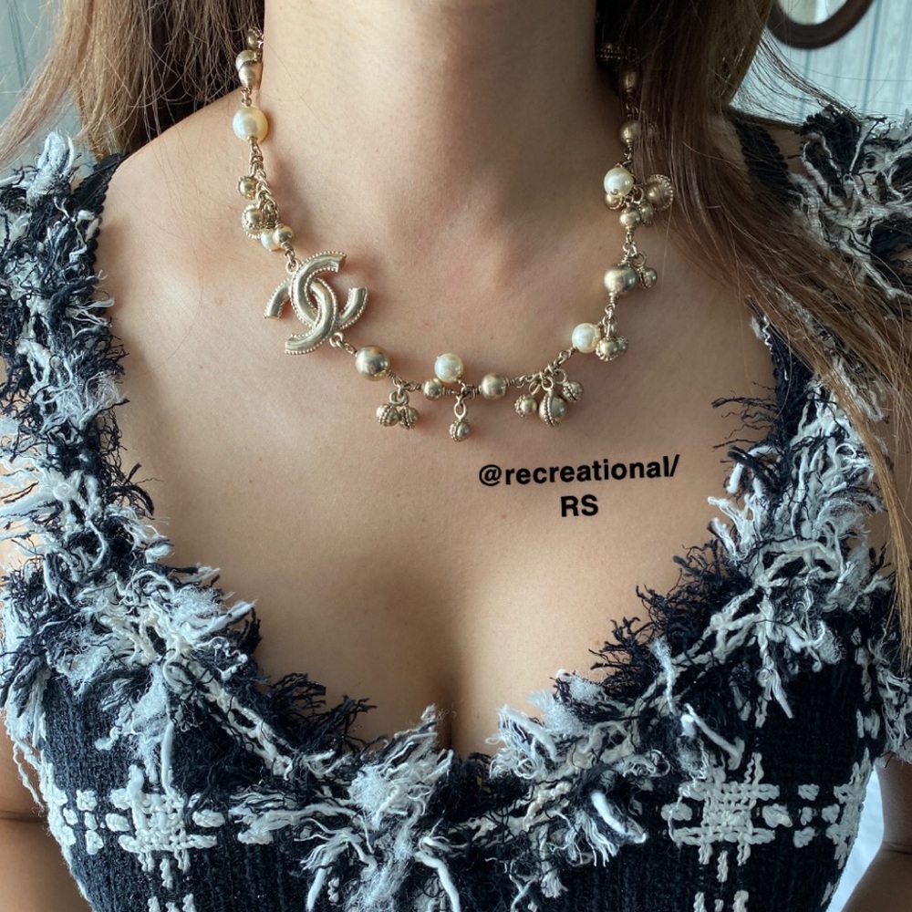 CHANEL gold jingle necklace